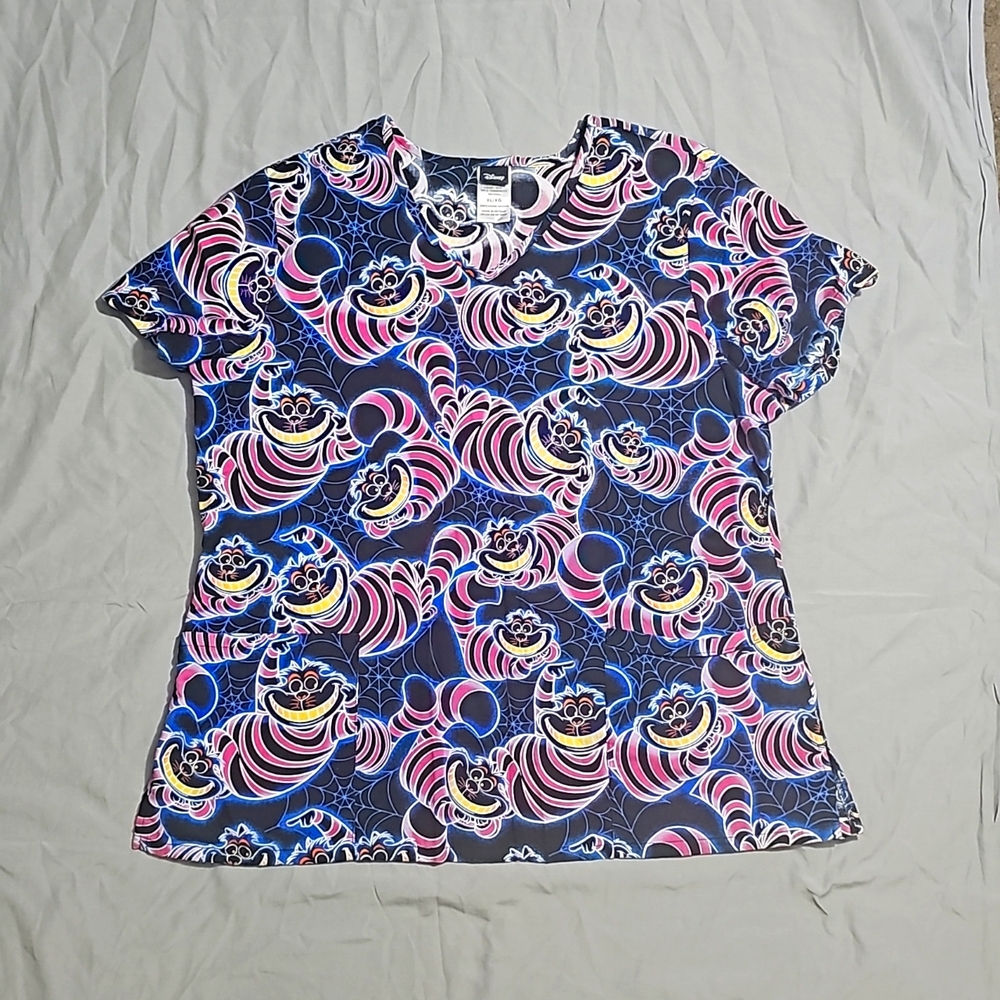 XL Disney Cheshire Cat Scrub Top Alice in Wonderland EUC